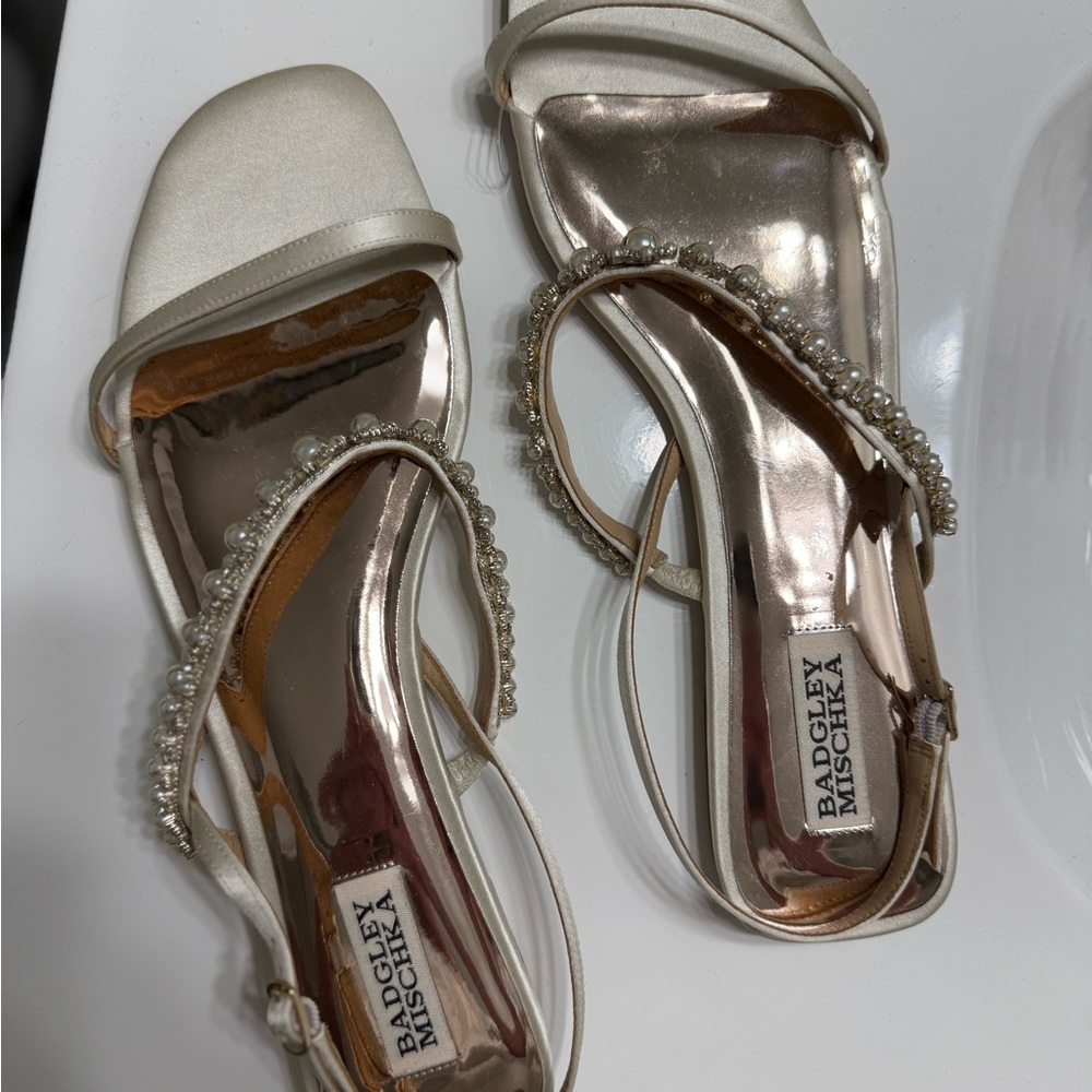 Badgley Mischka Pearl Embellished Cream and Gold Sandals
